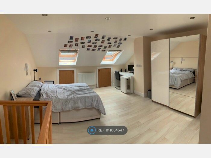 4 Bedroom Terraced House To Rent In Stanley Grove, Reading, RG1