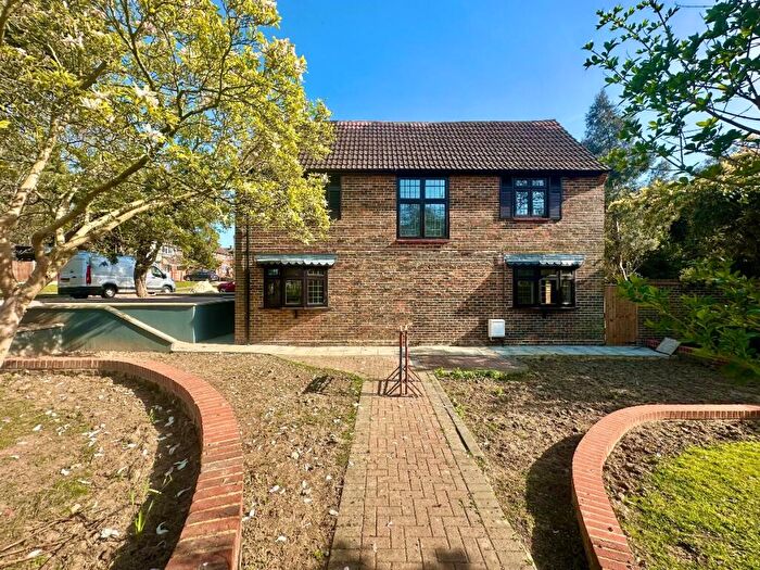 4 Bedroom Detached House For Sale In Priory Grove, Noak Hill, Romford, RM3