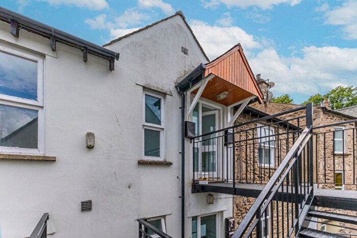 2 Bedroom Flat To Rent In Websters Yard, Highgate, Kendal, LA9