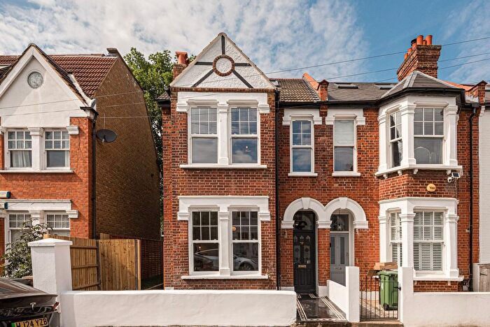 5 Bedroom End Of Terrace House For Sale In Cambray Road, SW12