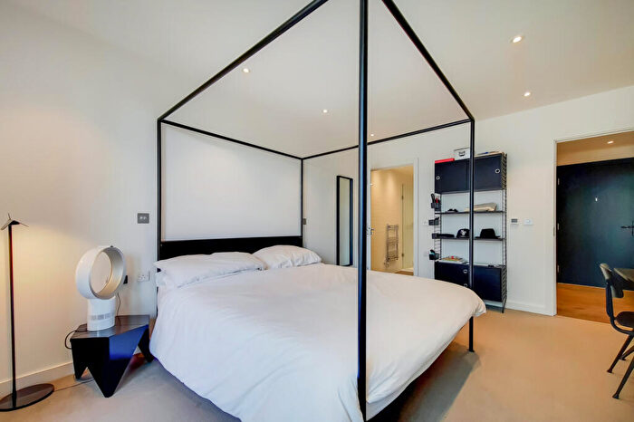 2 Bedroom Apartment For Sale In Albert Road, Queens Park, London, NW6