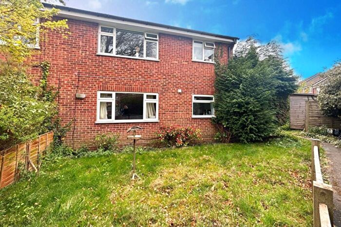 2 Bedroom Maisonette For Sale In Beech Tree Drive, Badshot Lea, Farnham, Surrey, GU9