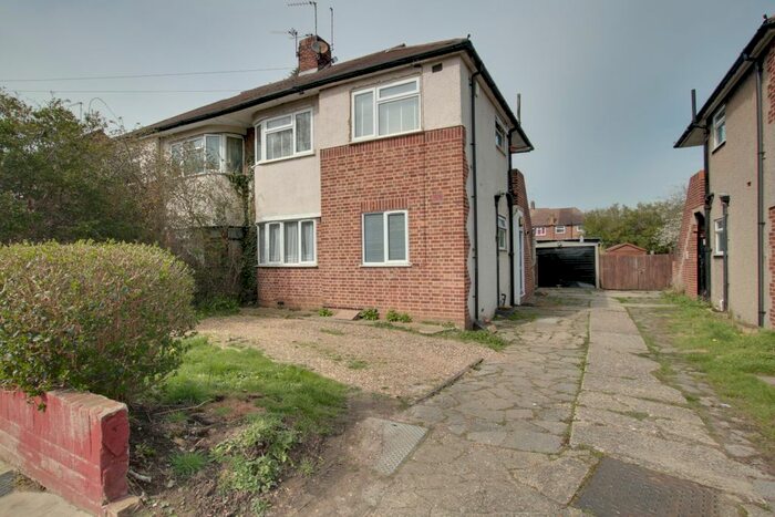 2 Bedroom Maisonette To Rent In Maylands Drive, Sidcup, Kent, DA14