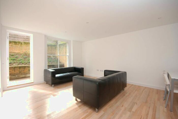 2 Bedroom Maisonette To Rent In Shakespeare Road, Herne Hill, London, SE24