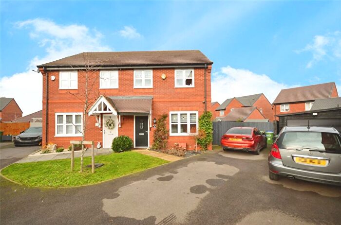3 Bedroom Semi Detached House For Sale In Beethoven Drive, Aylesbury, Buckinghamshire, HP21