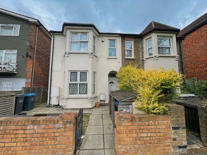 4 Bedroom Maisonette To Rent In Napier Road, Wembley, HA0