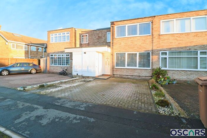 3 Bedroom Terraced House For Sale In Collynson Close, Willerby, HU10