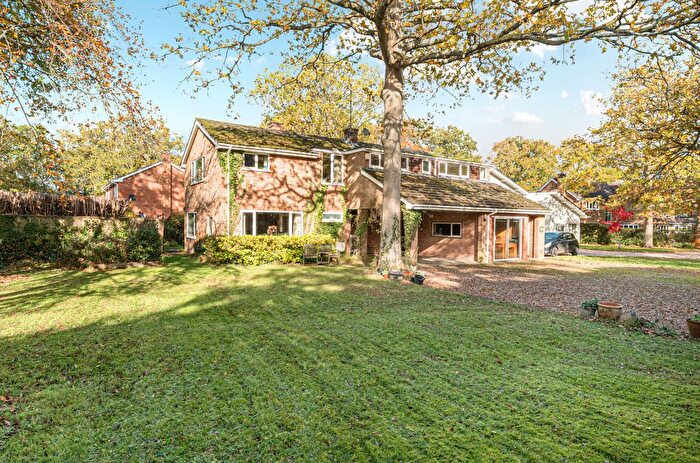 4 Bedroom Detached House For Sale In Loves Wood, Mortimer Common, Reading, Berkshire, RG7