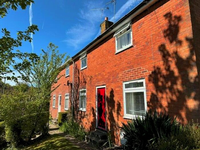 3 Bedroom Semi-Detached House To Rent In Eversley Place, Winchester, SO22