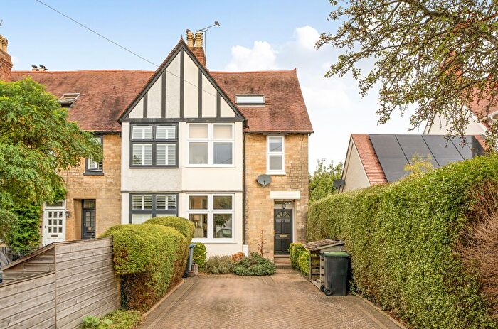 4 Bedroom Semi-Detached House For Sale In Woodstock Road, Witney, Oxfordshire, OX28