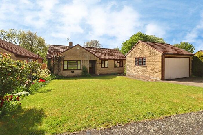 3 Bedroom Detached Bungalow For Sale In Ermine Drive, Navenby, LN5