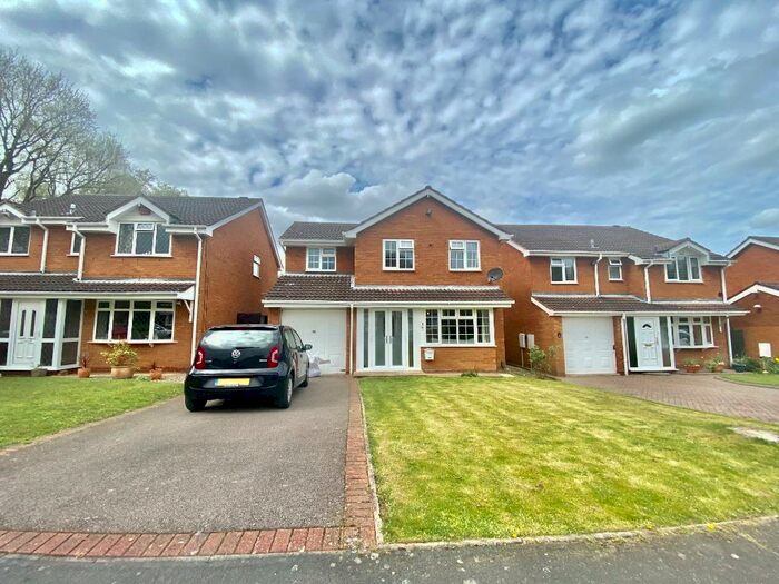 4 Bedroom Detached House To Rent In Troon, Amington, B77
