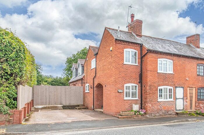 3 Bedroom Semi-Detached House For Sale In Alcester Road, Feckenham, Redditch, B96