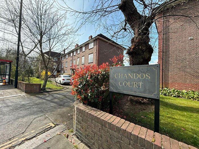 3 Bedroom Apartment To Rent In The Green, London, N14