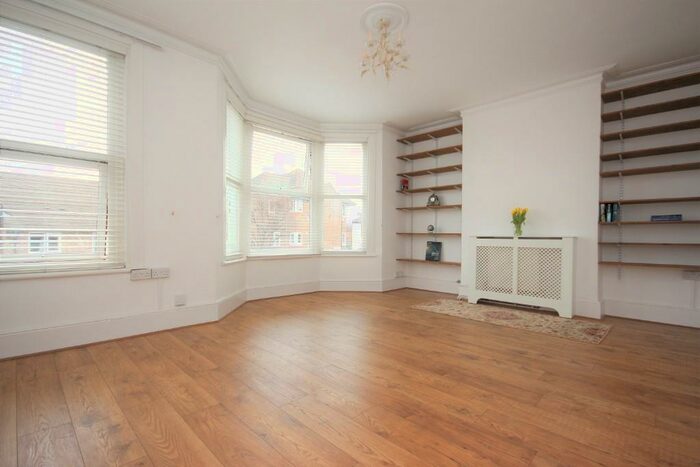 1 Bedroom Flat To Rent In Greenleaf Road, London, E17