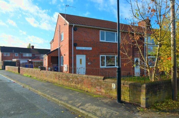 2 Bedroom Flat To Rent In Deacon Crescent, Rossington, Doncaster, DN11