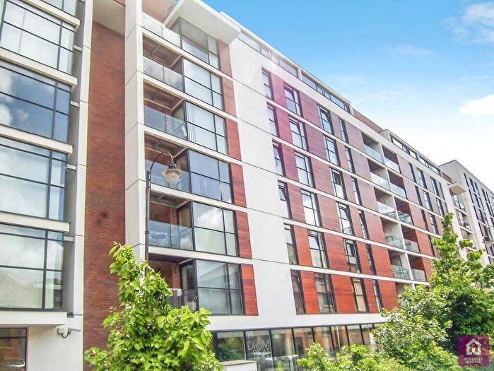 2 Bedroom Flat For Sale In Hill Quays, Commercial Street, Deansgate, Manchester City Centre, M15