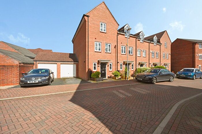 3 Bedroom End Of Terrace House For Sale In Amarella Lane, Kirkby-In-Ashfield, Nottingham, Nottinghamshire, NG17