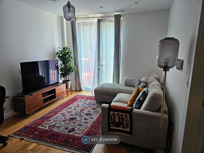 1 Bedroom Flat To Rent In Corinthian Court, Ruislip, HA4