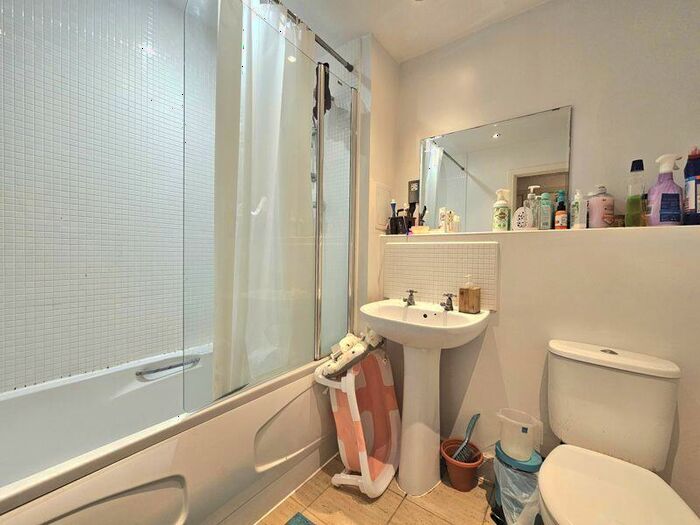 1 Bedroom Apartment To Rent In Perth Road, Gants Hill, Ilford, IG2