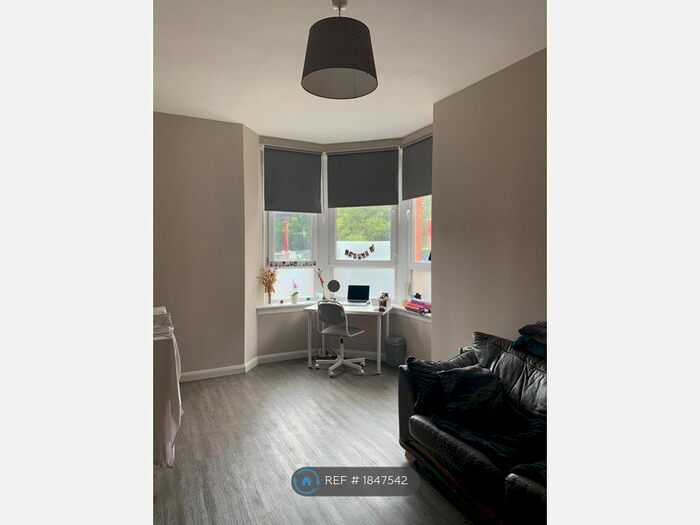 2 Bedroom Flat To Rent In Cressy Street, Glasgow, G51