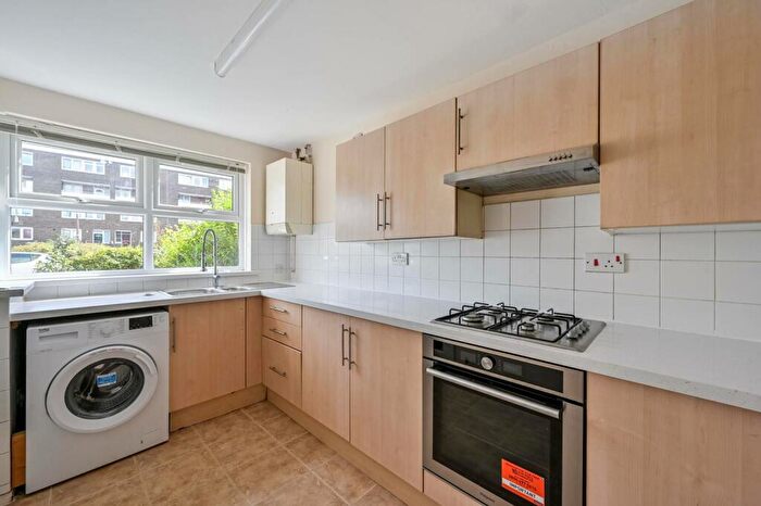 3 Bedroom Terraced House To Rent In Maxey Road, Woolwich, London, SE18