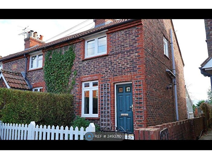 2 Bedroom Terraced House To Rent In Oakdene Road, Surrey, RH3