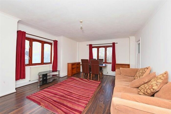 2 Bedroom Flat To Rent In Gresham Way, Wimbledon Park, London SW19