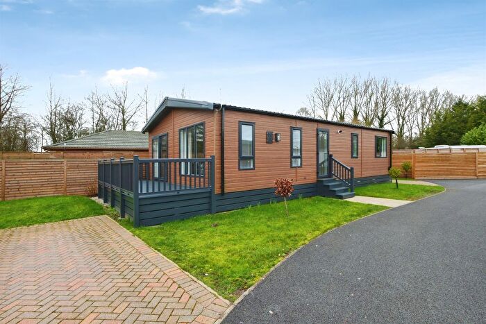 2 Bedroom Park Home For Sale In Sheriff Hutton Road, Strensall, York, YO32