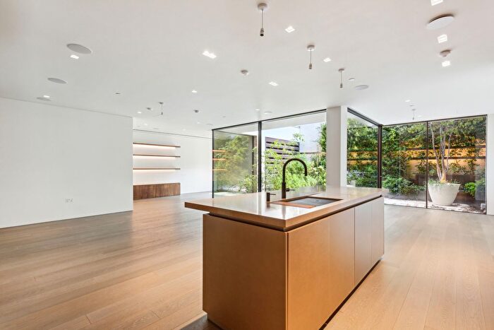 3 Bedroom Flat To Rent In St. Mary Abbots Place, High Street Kensington, W8