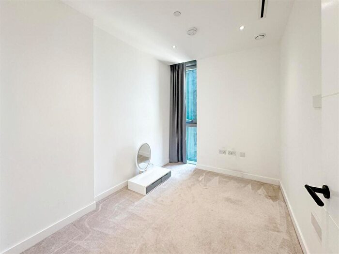2 Bedroom Apartment To Rent In Valencia Tower, Bollinder Place, EC1V