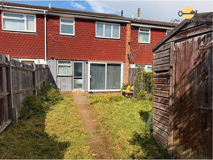 3 Bedroom Terraced House To Rent In Alesia Road, Luton, LU3