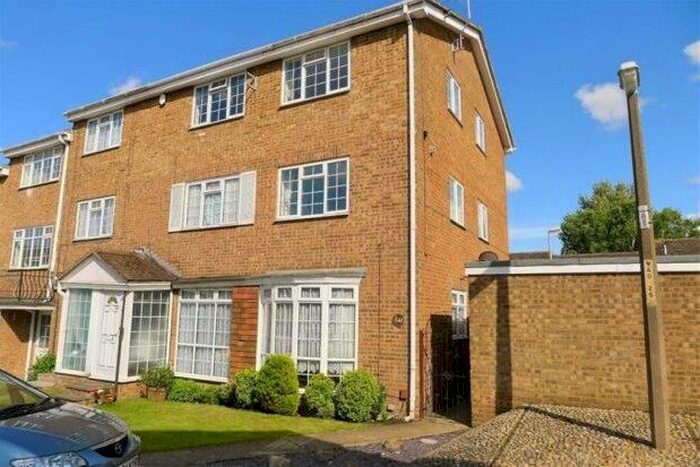 3 Bedroom Town House To Rent In Wheatcroft Grove, Gillingham, ME8