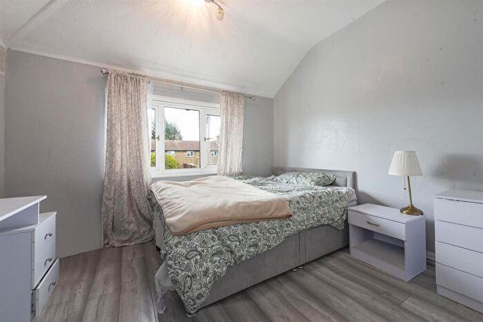 3 Bedroom End Of Terrace House For Sale In Eltham Green Road, London, SE9
