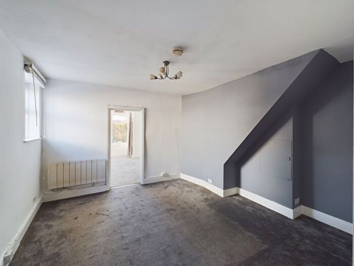 1 Bedroom Flat For Sale In Cliffe Road, Strood, Rochester, ME2