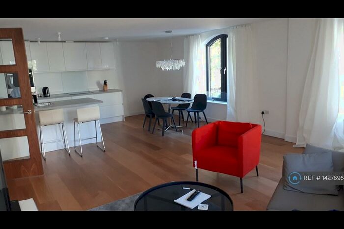 2 Bedroom Flat To Rent In Shad Thames, London, SE16