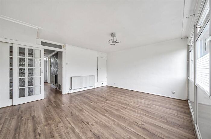 3 Bedroom Semi Detached House For Sale In Barnhill Road, HA9