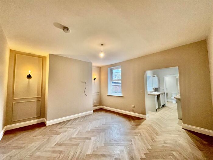 1 Bedroom Flat To Rent In Kells Lane, Gateshead, NE9