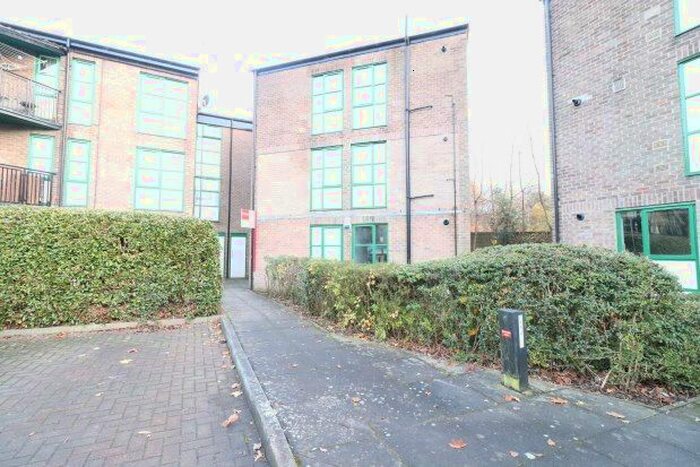 2 Bedroom Flat To Rent In Lumley Close, Washington, NE38