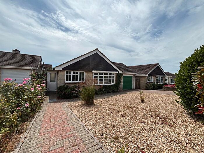 2 Bedroom Detached Bungalow To Rent In St. Andrews Way, Freshwater, PO40