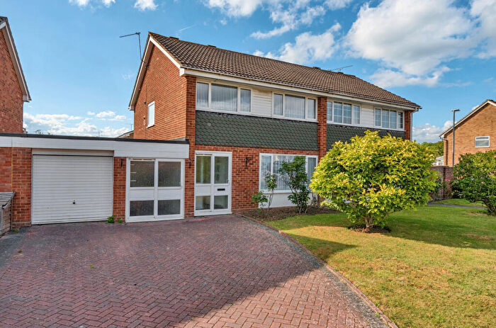 3 Bedroom House For Sale In Bean Oak Road, Wokingham, Berkshire, RG40