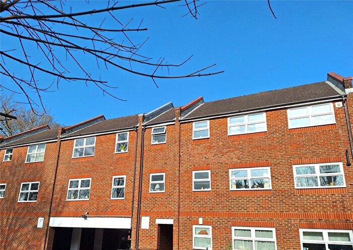 2 Bedroom Flat For Sale In East Grinstead, West Sussex, RH19