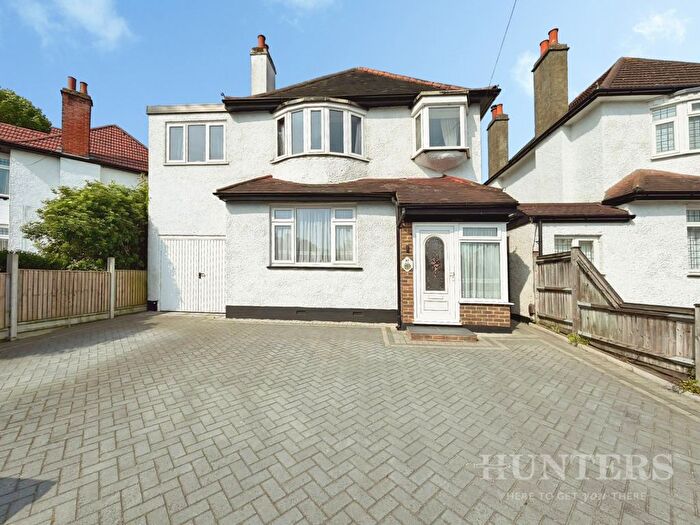 5 Bedroom Detached House For Sale In West Street, Carshalton, SM5