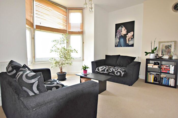 2 Bedroom Flat To Rent In Mansfield Road, Nottingham, NG5