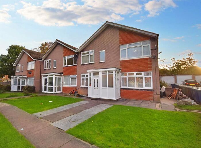 2 Bedroom Maisonette To Rent In Winton Gardens, Edgware, HA8