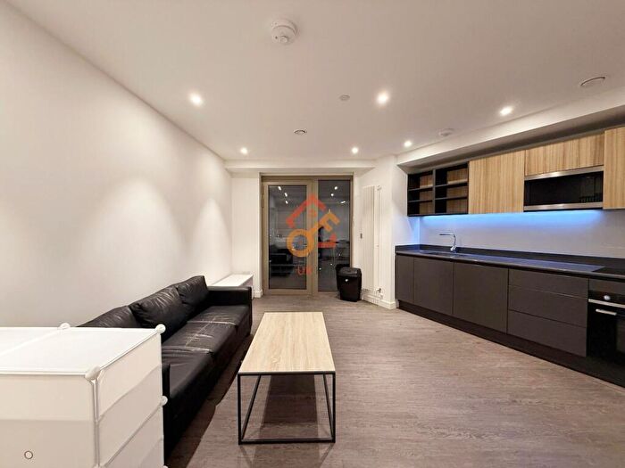 2 Bedroom Flat To Rent In Western Gateway, London, E16