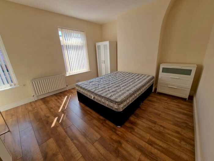 4 Bedroom Terraced House To Rent In Kippax Street, M14