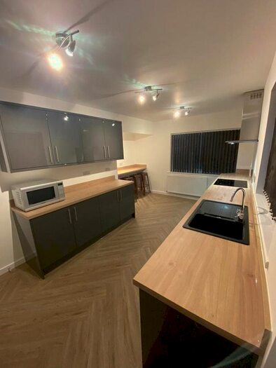 4 Bedroom Flat To Rent In Holywell Drive, Loughborough LE11