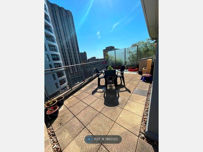 3 Bedroom Flat To Rent In Broadweir, Bristol, BS1