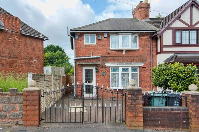 3 Bedroom Semi-Detached House To Rent In Drayton Street, Walsall, WS2